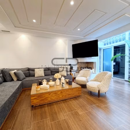 Studio rénové de 67 m² à Bourgogne Ouest