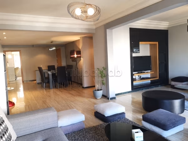Prachtig appartement te huur in Gauthier. 5 comfortabele kamers. Zolder