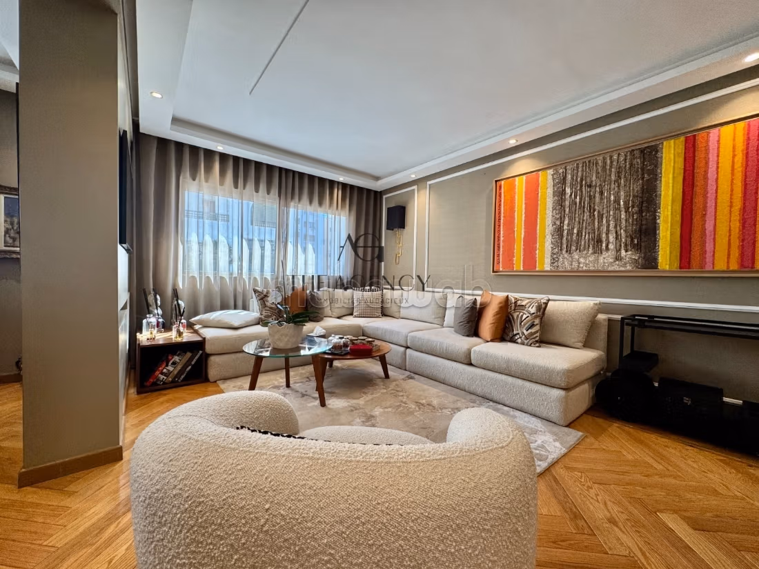 Appartement entièrement rénové à la location — 2