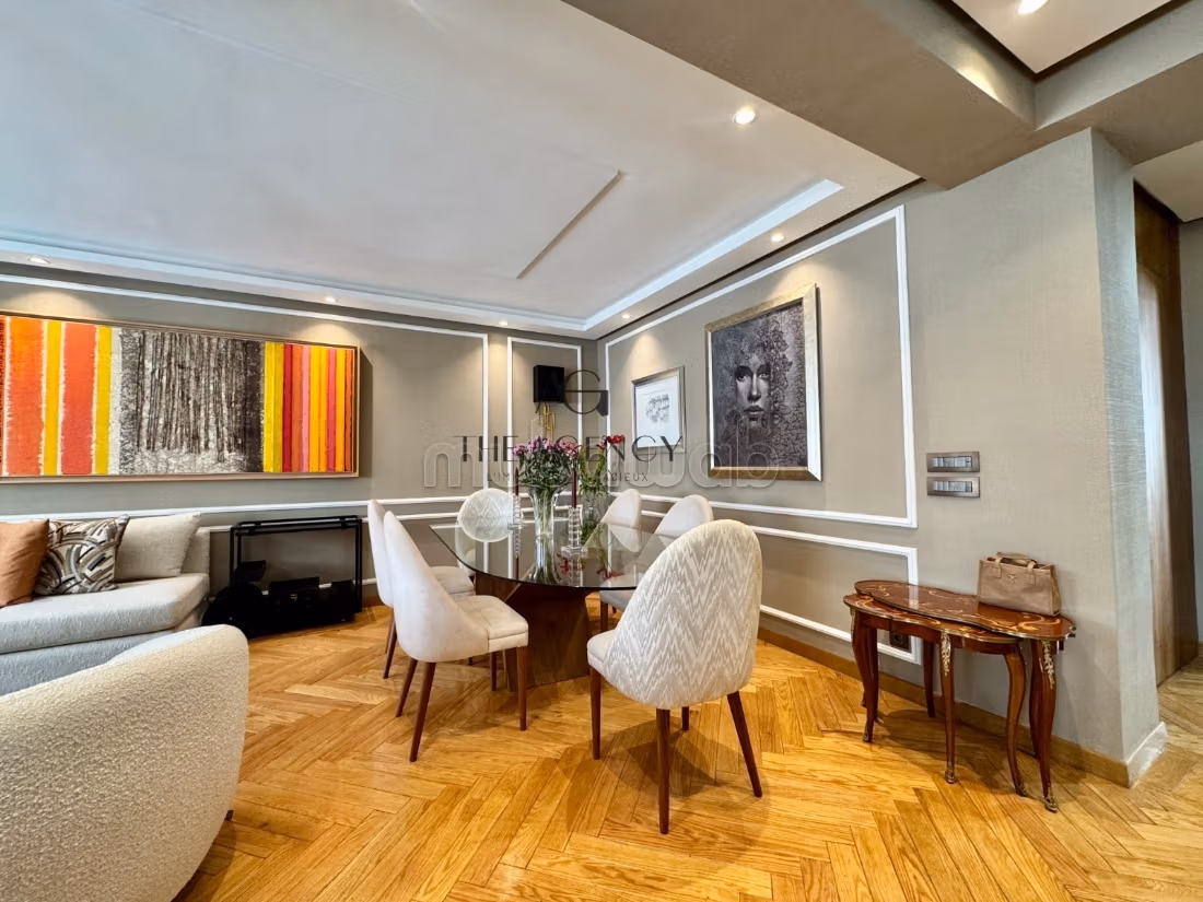 Appartement entièrement rénové à la location — 4