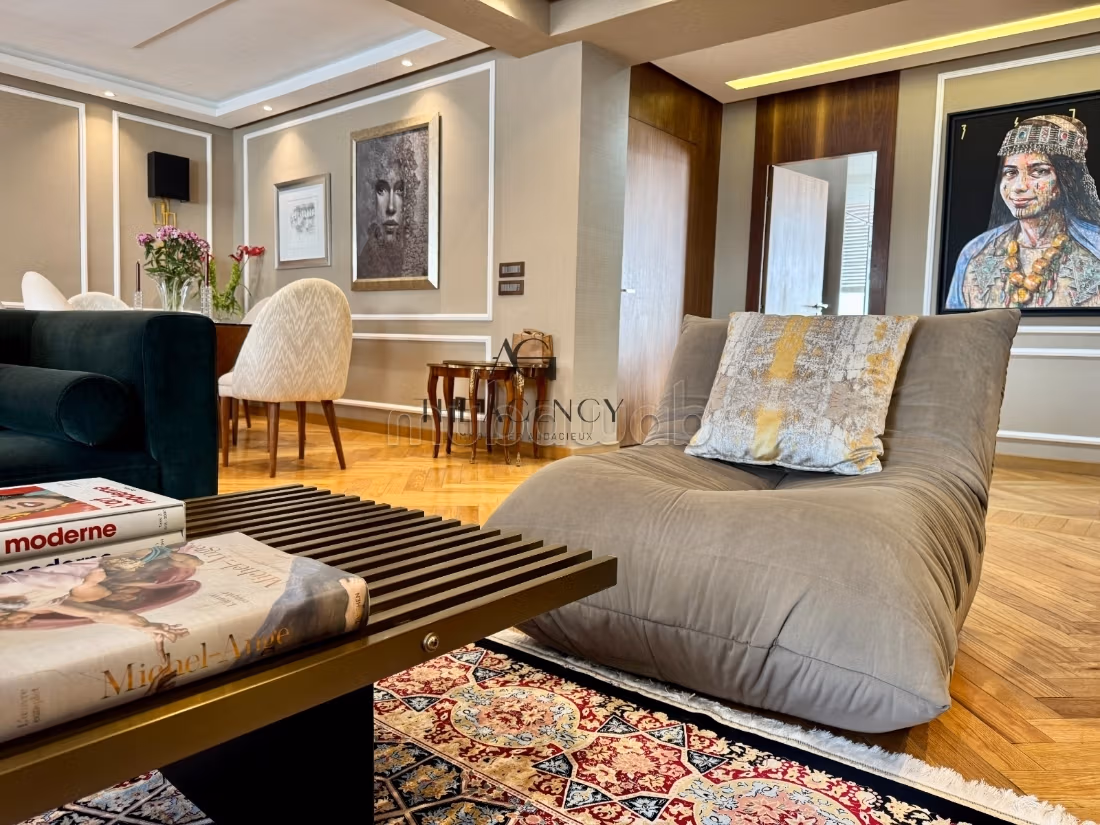Appartement entièrement rénové à la location — 6