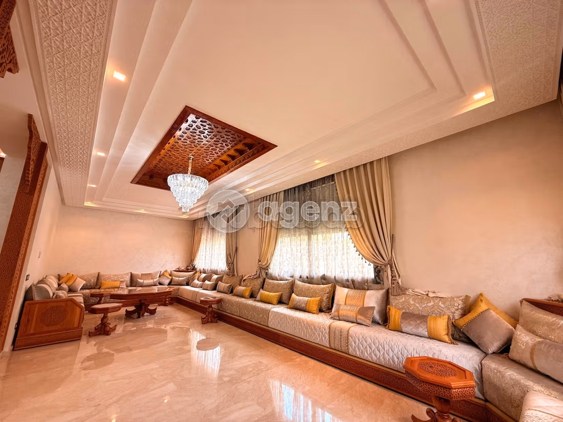 Villa for sale 390 m², 6 bedrooms Sidi Maarouf Casablanca
