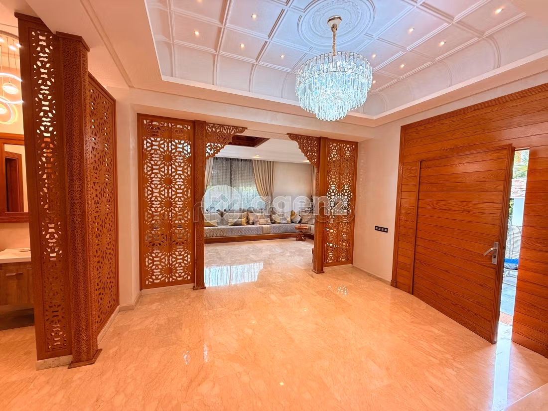Villa for sale 390 m², 6 bedrooms Sidi Maarouf Casablanca
