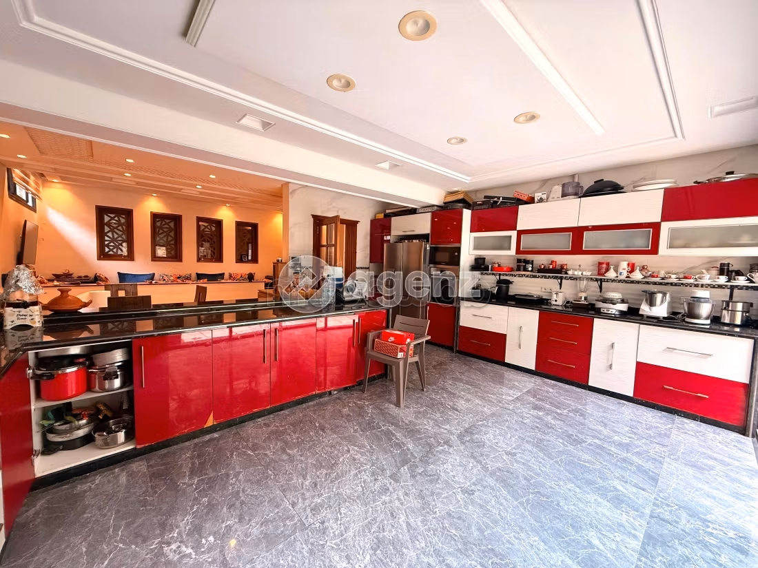 Villa for sale 390 m², 6 bedrooms Sidi Maarouf Casablanca