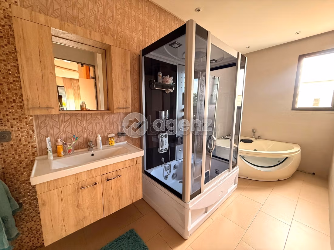 Villa for sale 390 m², 6 bedrooms Sidi Maarouf Casablanca