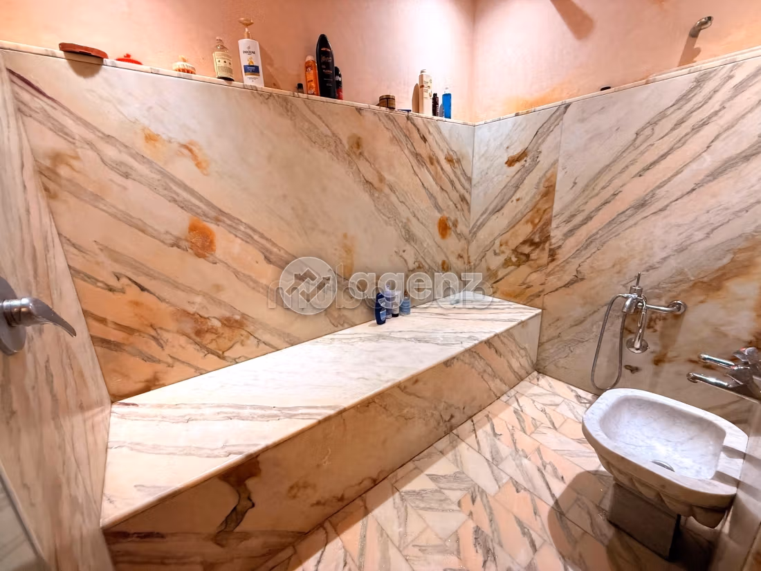 Villa for sale 390 m², 6 bedrooms Sidi Maarouf Casablanca