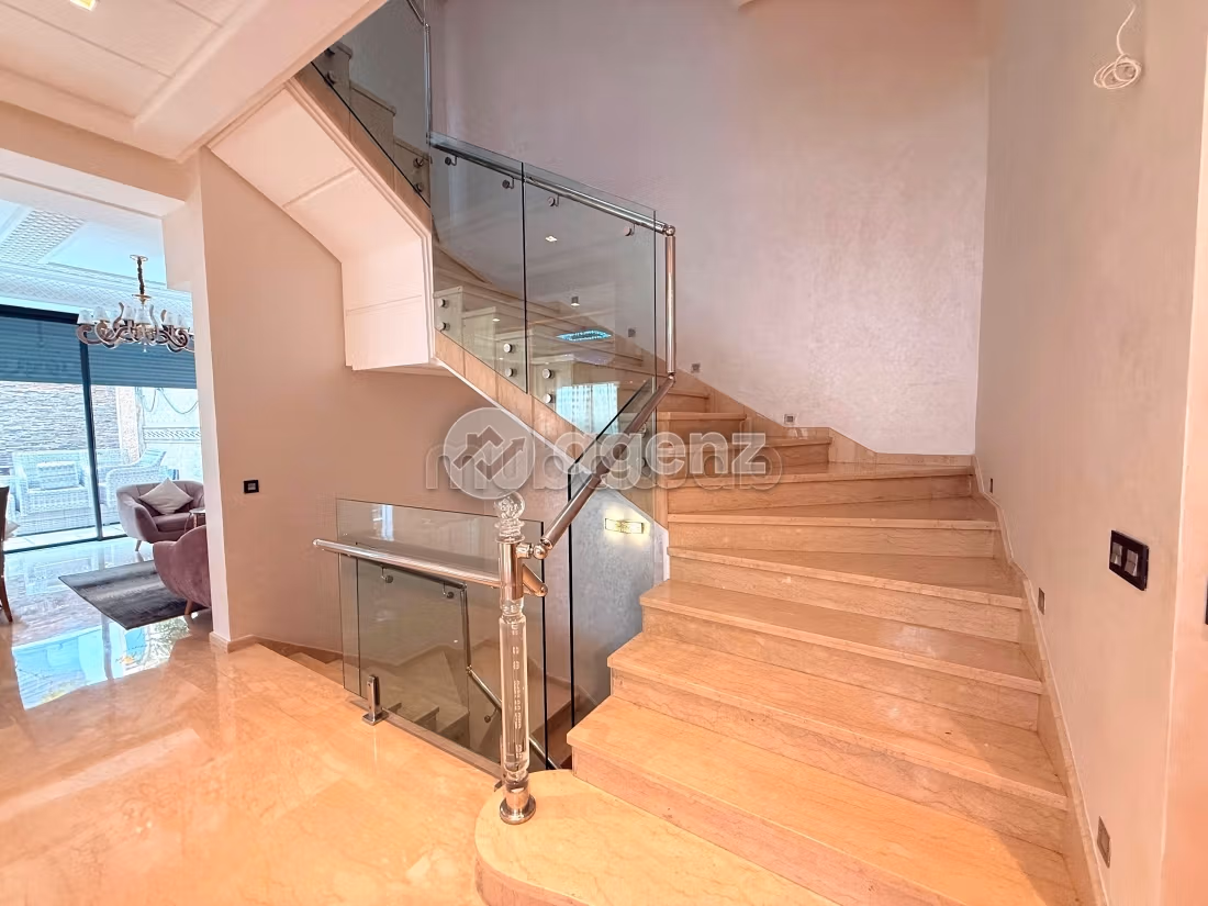 Villa for sale 390 m², 6 bedrooms Sidi Maarouf Casablanca