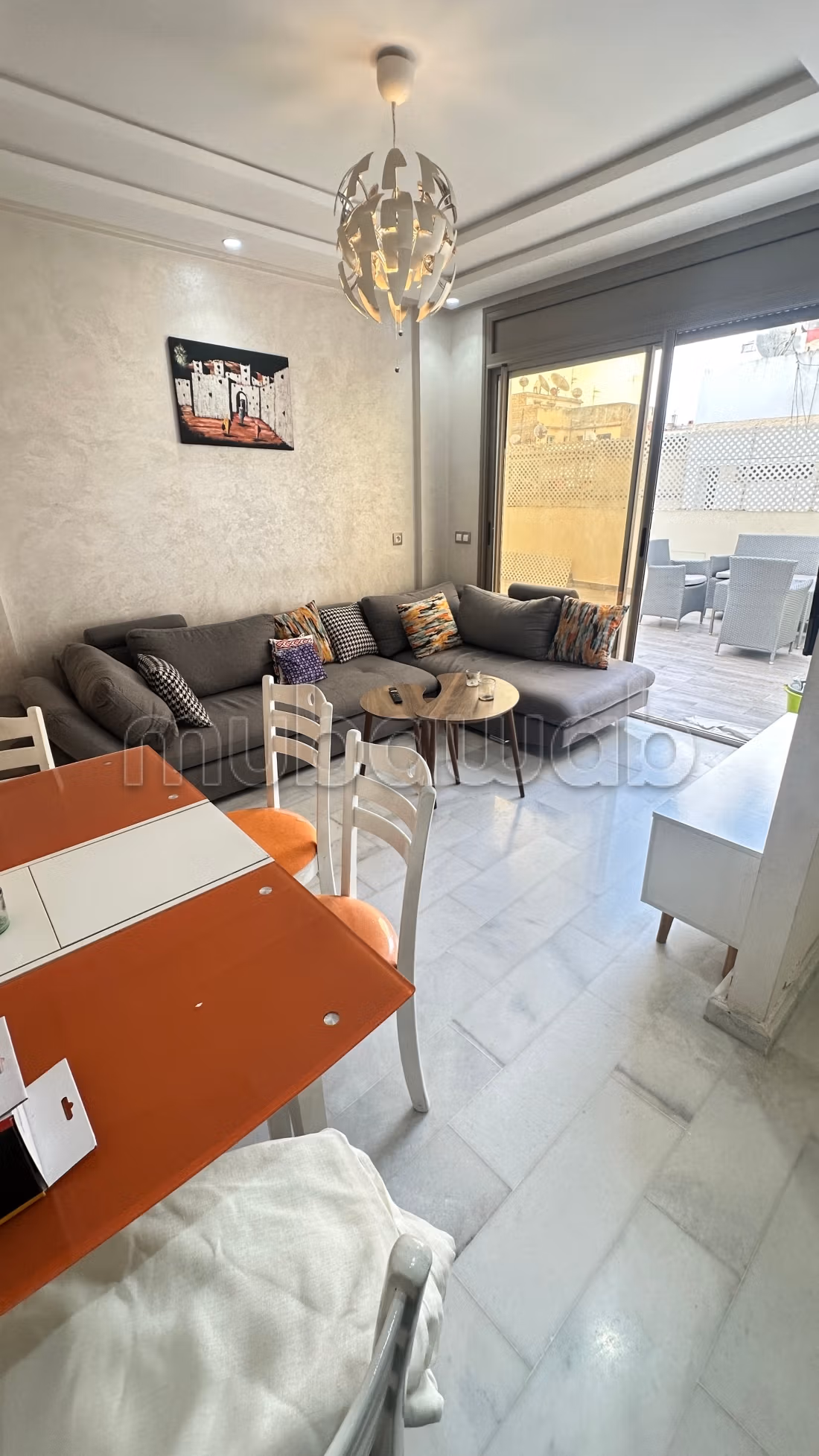 Studio avec belle terrasse
