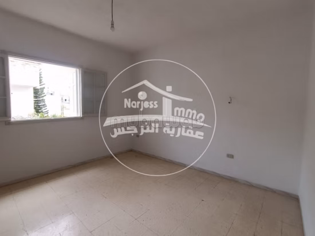 S2 al 1° piano di una villa a Khezema Ouest
