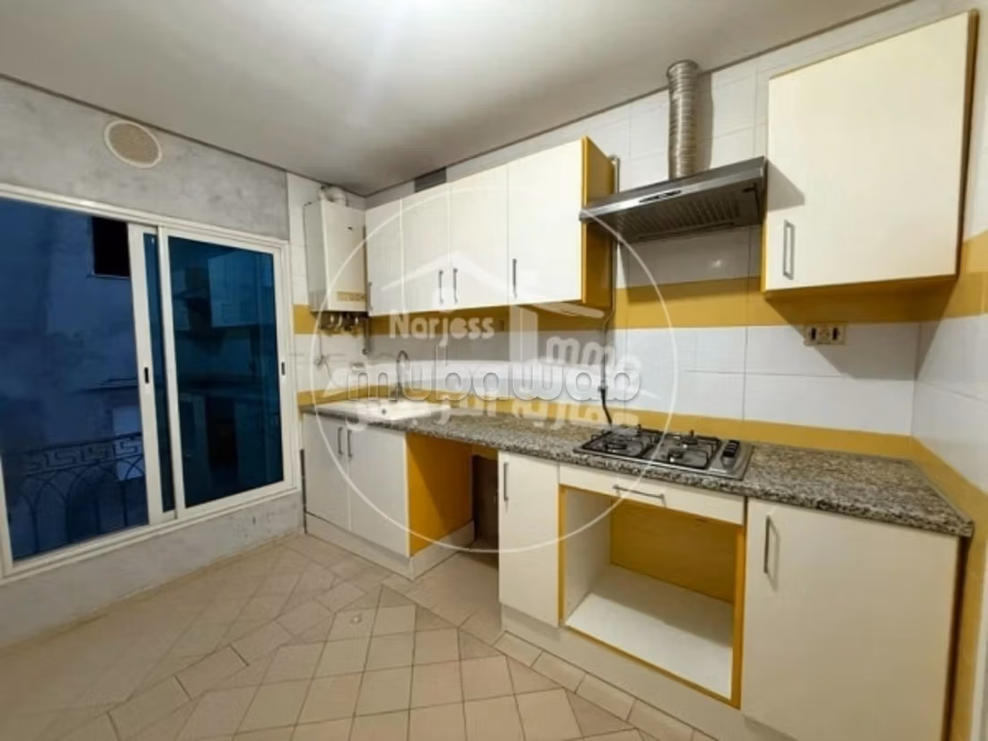 S2 al 1° piano di una villa a Khezema Ouest