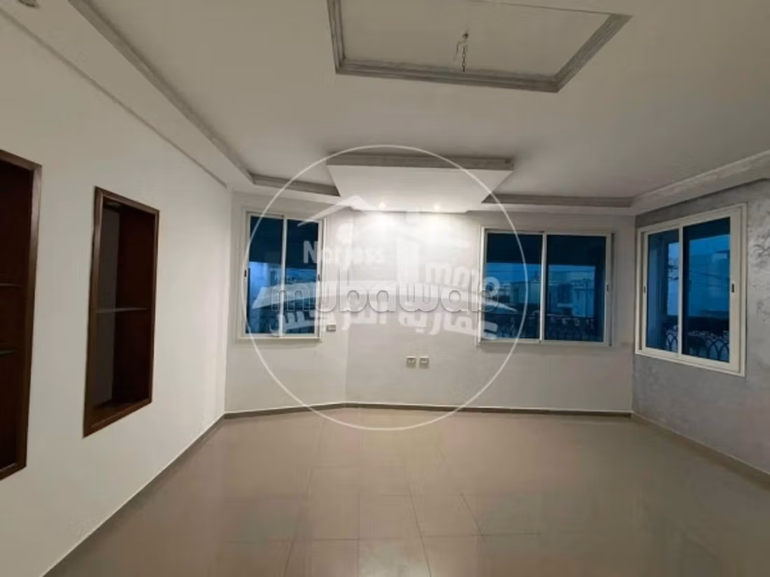 S2 al 1° piano di una villa a Khezema Ouest