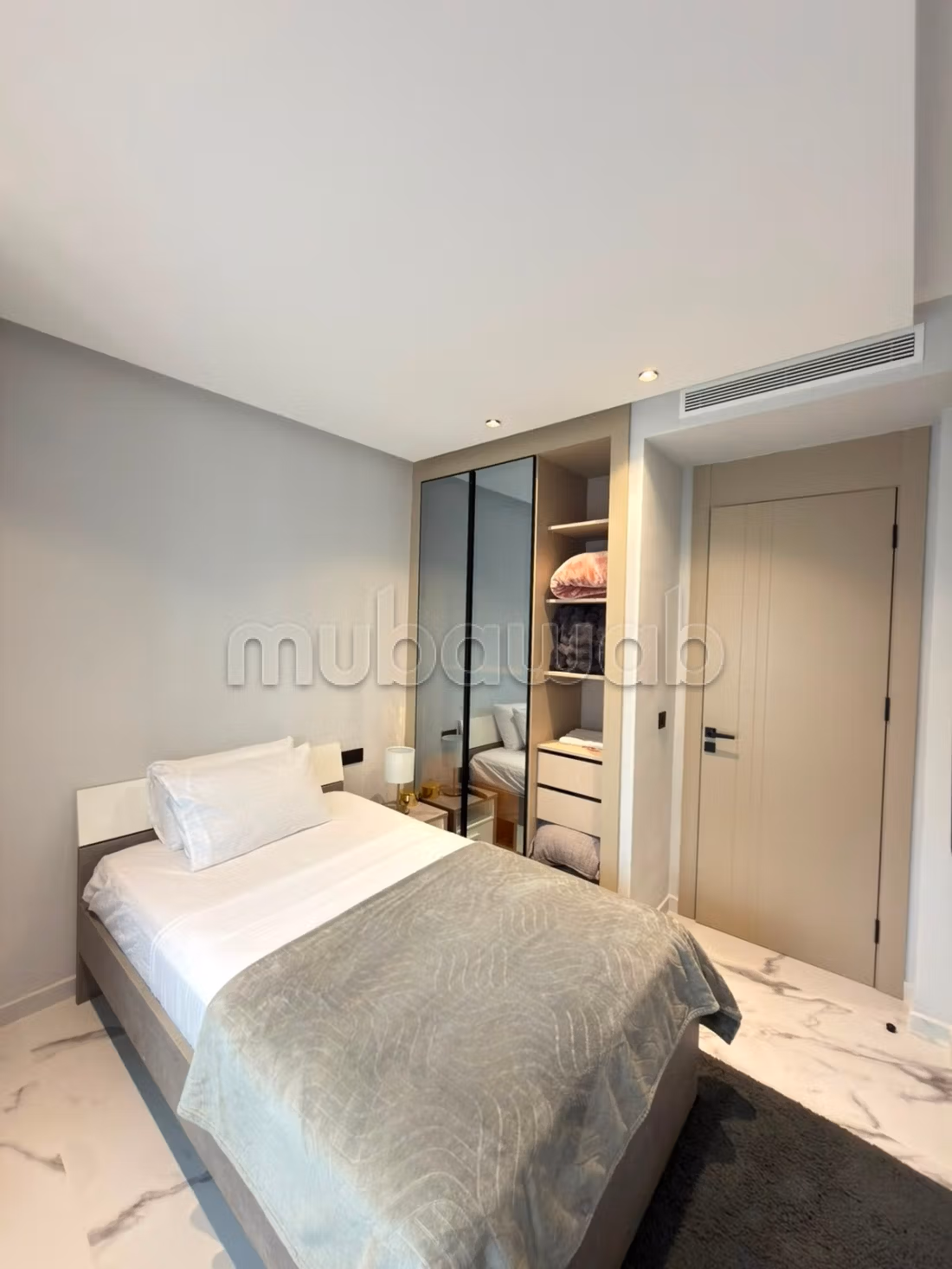 A LOUER: Appartement d’exception face aux montagnes