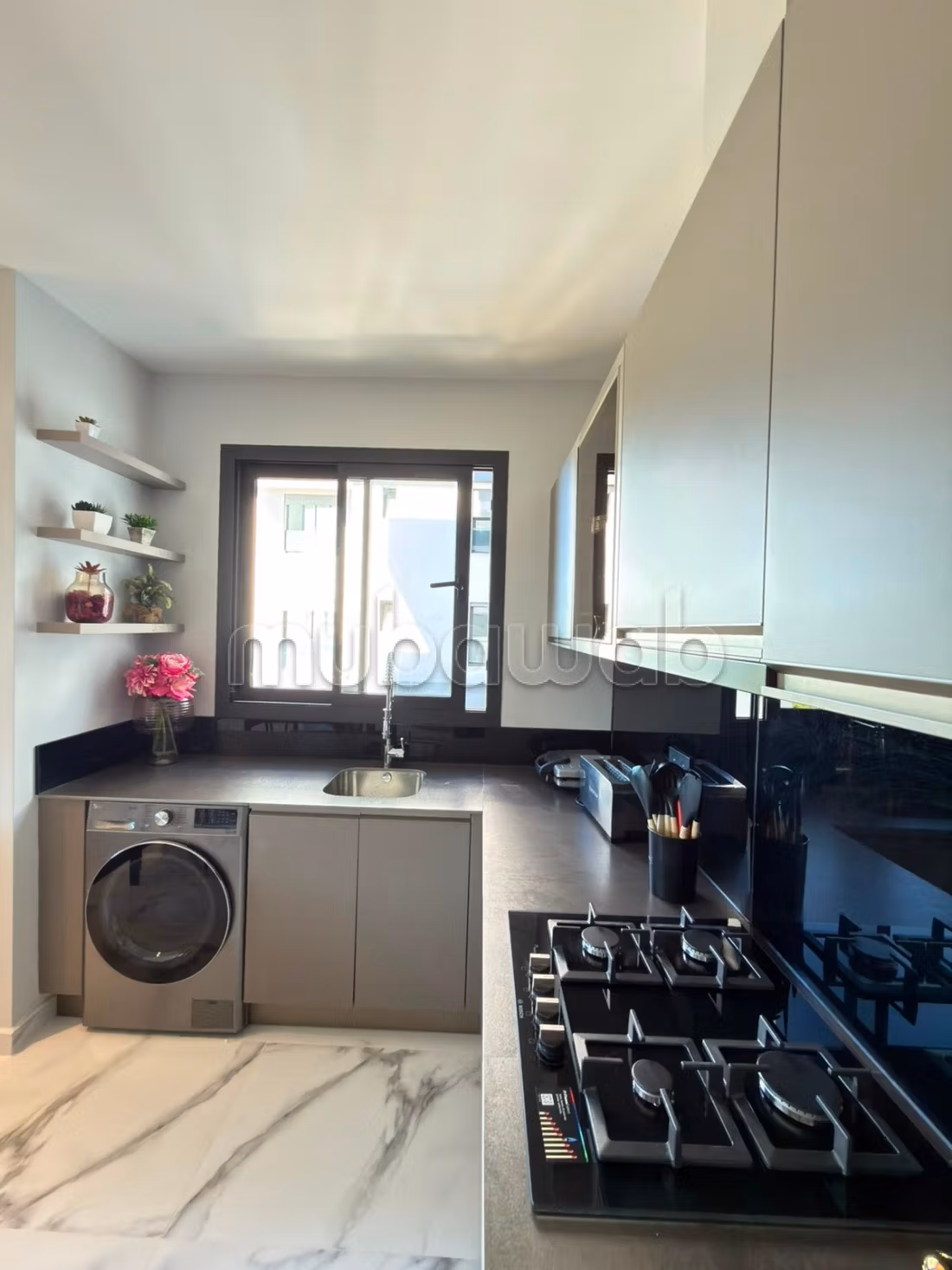 A LOUER: Appartement d’exception face aux montagnes