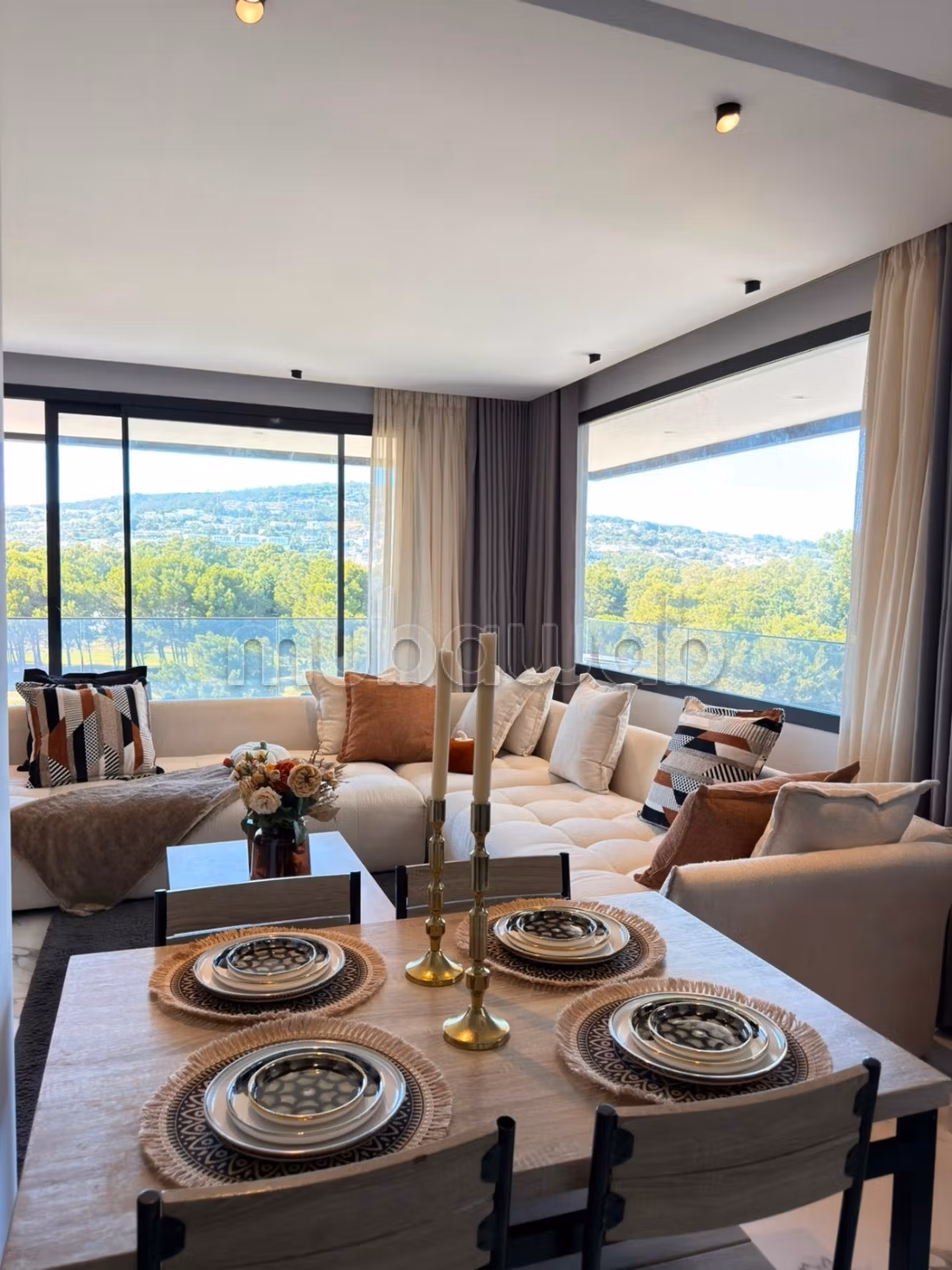 A LOUER: Appartement d’exception face aux montagnes