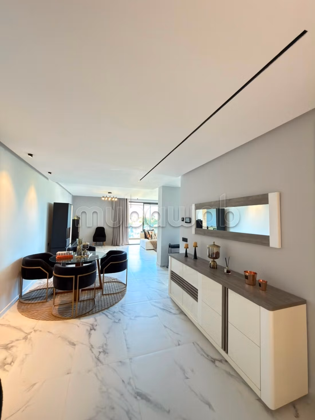 A LOUER: Appartement d’exception face aux montagnes