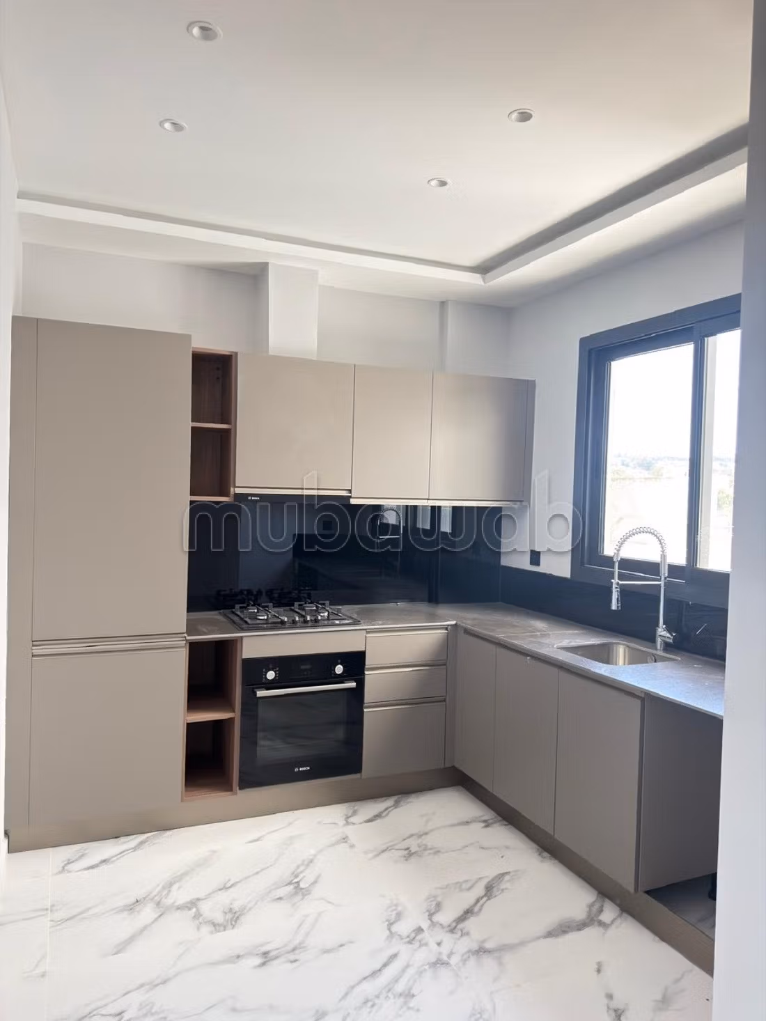 A LOUER: Bel appartement vide jamais habité — 3