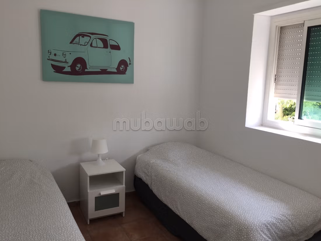 Villa cerca del mar en residencia con piscina