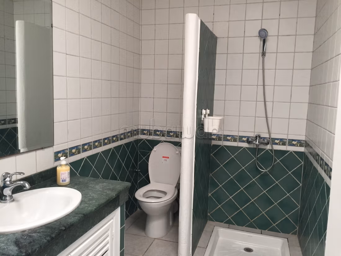 Villa cerca del mar en residencia con piscina