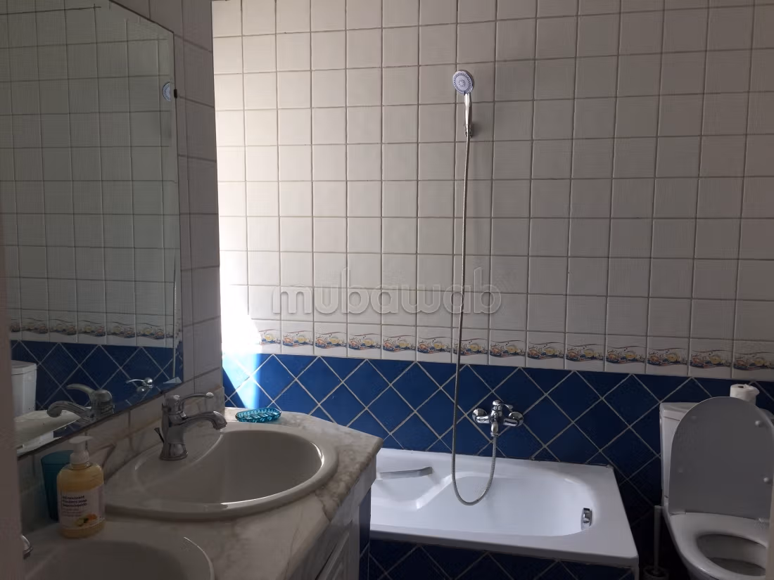 Villa cerca del mar en residencia con piscina