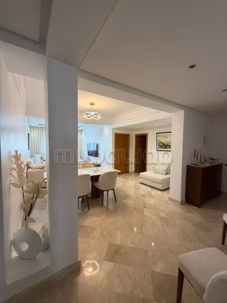 Apparemment au centre Tanger – 107 m² net – 5 min à pied Marina, Plage & Gare TGV