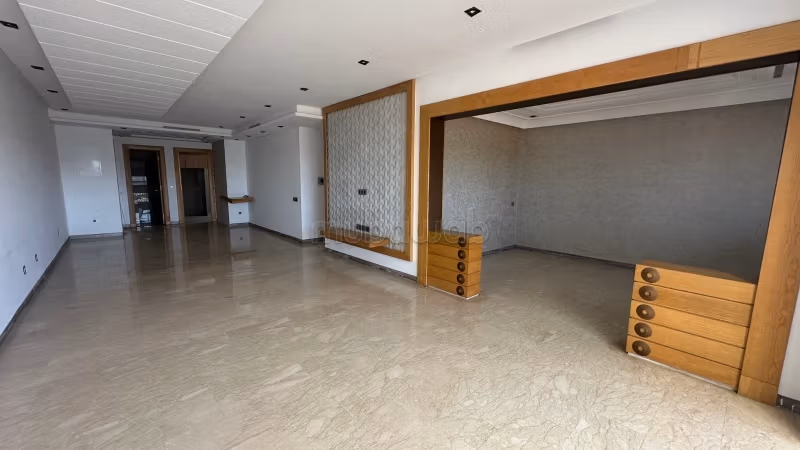 Appartementen om te huren in Riyad. 5 Ruimtes. Volledig gemeubileerd