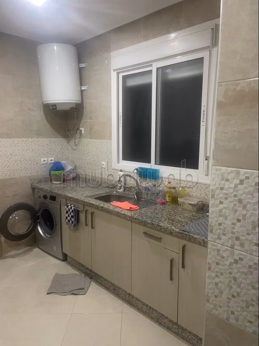 Uniek Hoekappartement in Martil – Instapklaar en Volledig Gemeubileerd 700000 DH