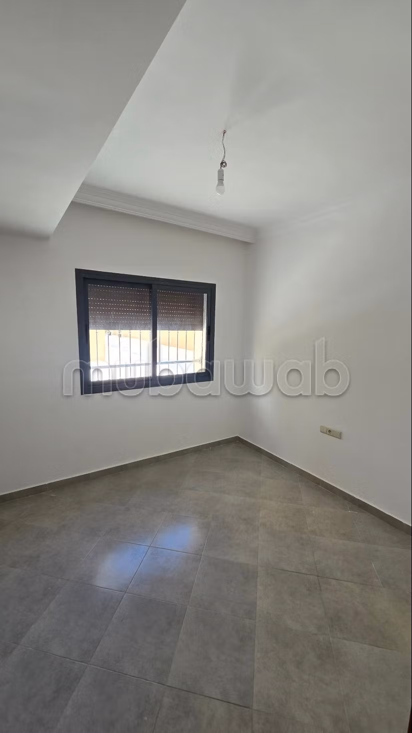 Vend appartement à Martil. 2 pièces confortables. Porte blindée et résidence sécurisée