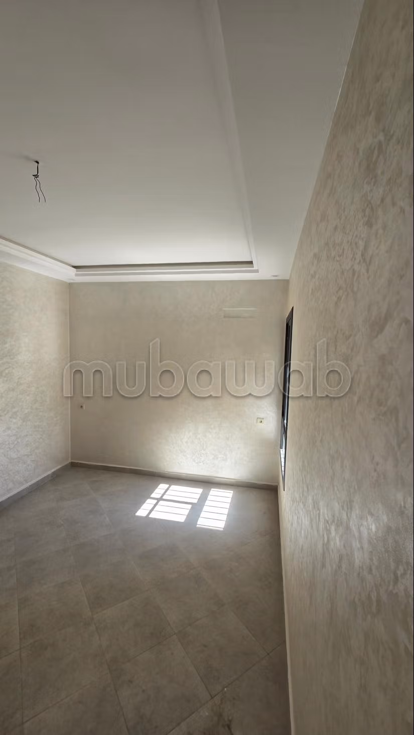 Vend appartement à Martil. 2 pièces confortables. Porte blindée et résidence sécurisée