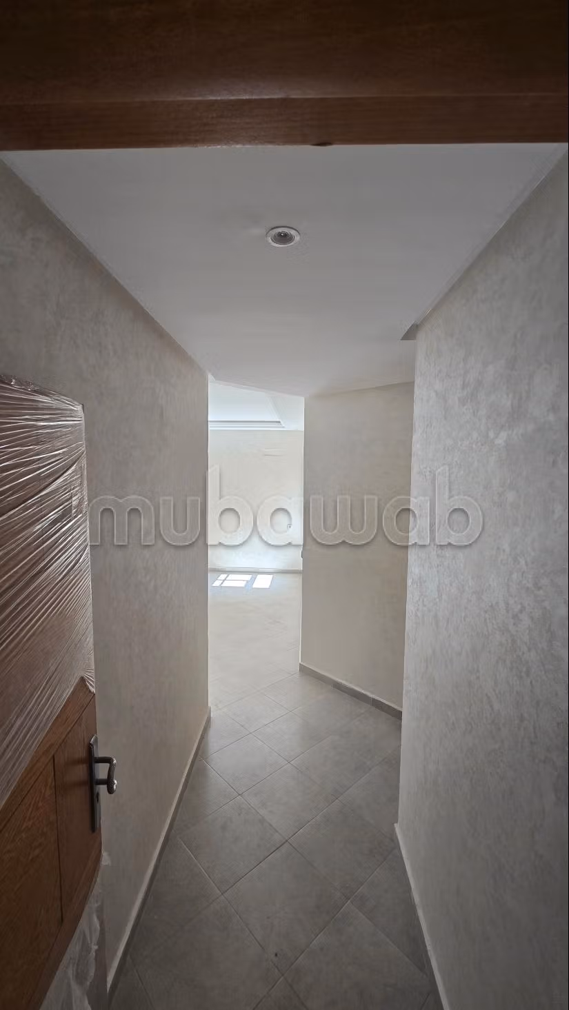 Vend appartement à Martil. 2 pièces confortables. Porte blindée et résidence sécurisée