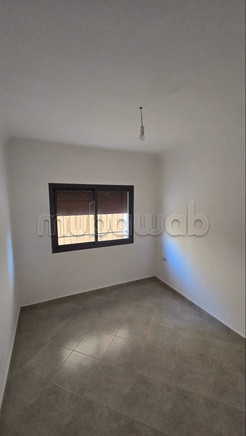 Vend appartement à Martil. 2 pièces confortables. Porte blindée et résidence sécurisée