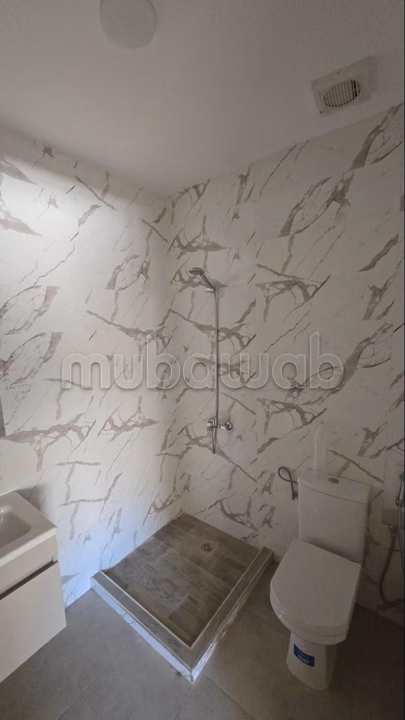 Vend appartement à Martil. 2 pièces confortables. Porte blindée et résidence sécurisée