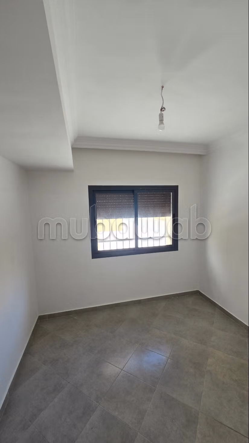 Vend appartement à Martil. 2 pièces confortables. Porte blindée et résidence sécurisée
