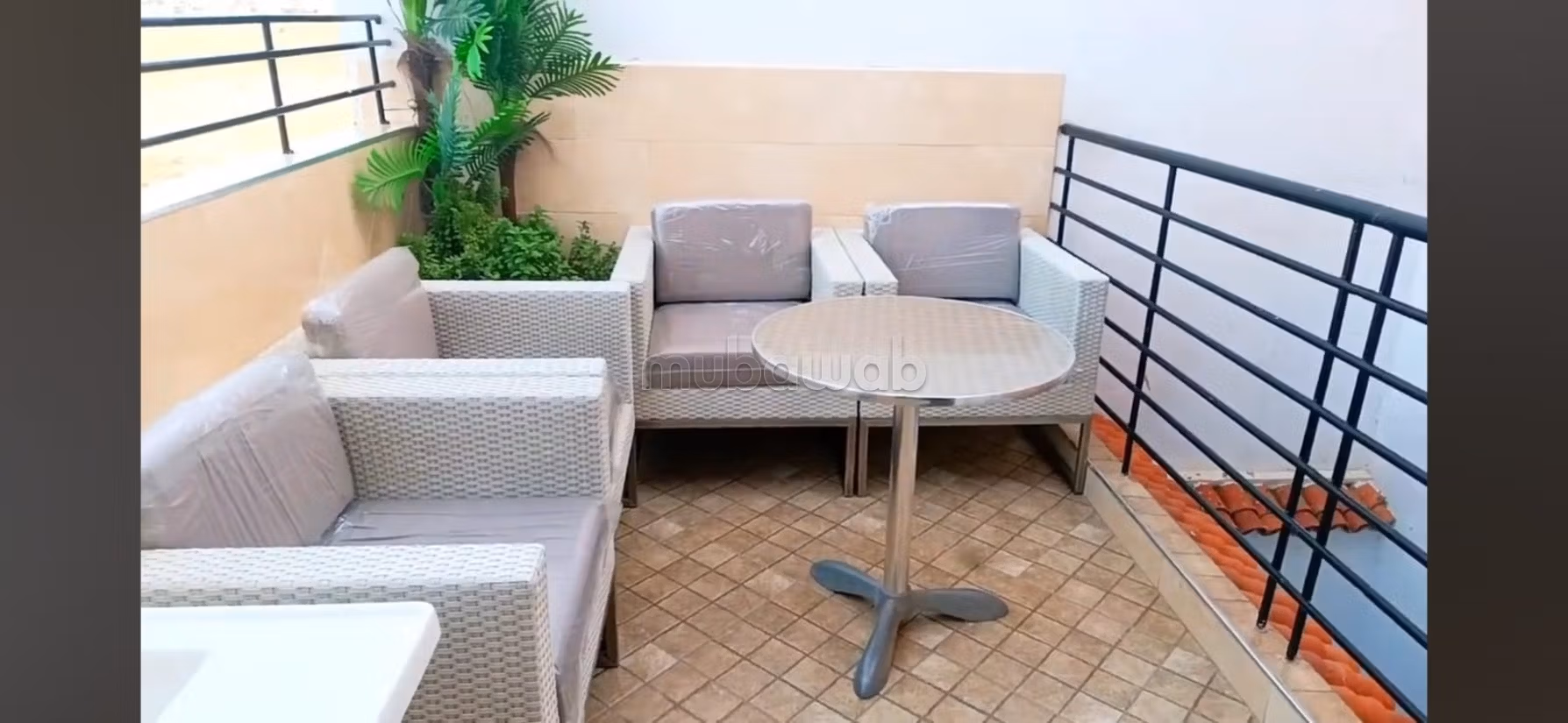 منزل R2 مع سرداب ومتجر للبيع Casa