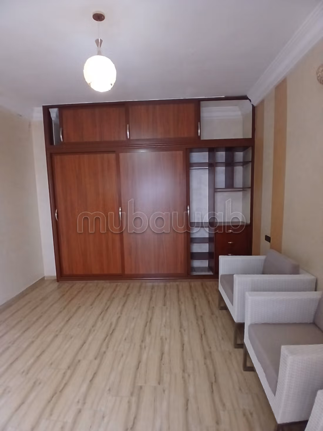 منزل R2 مع سرداب ومتجر للبيع Casa