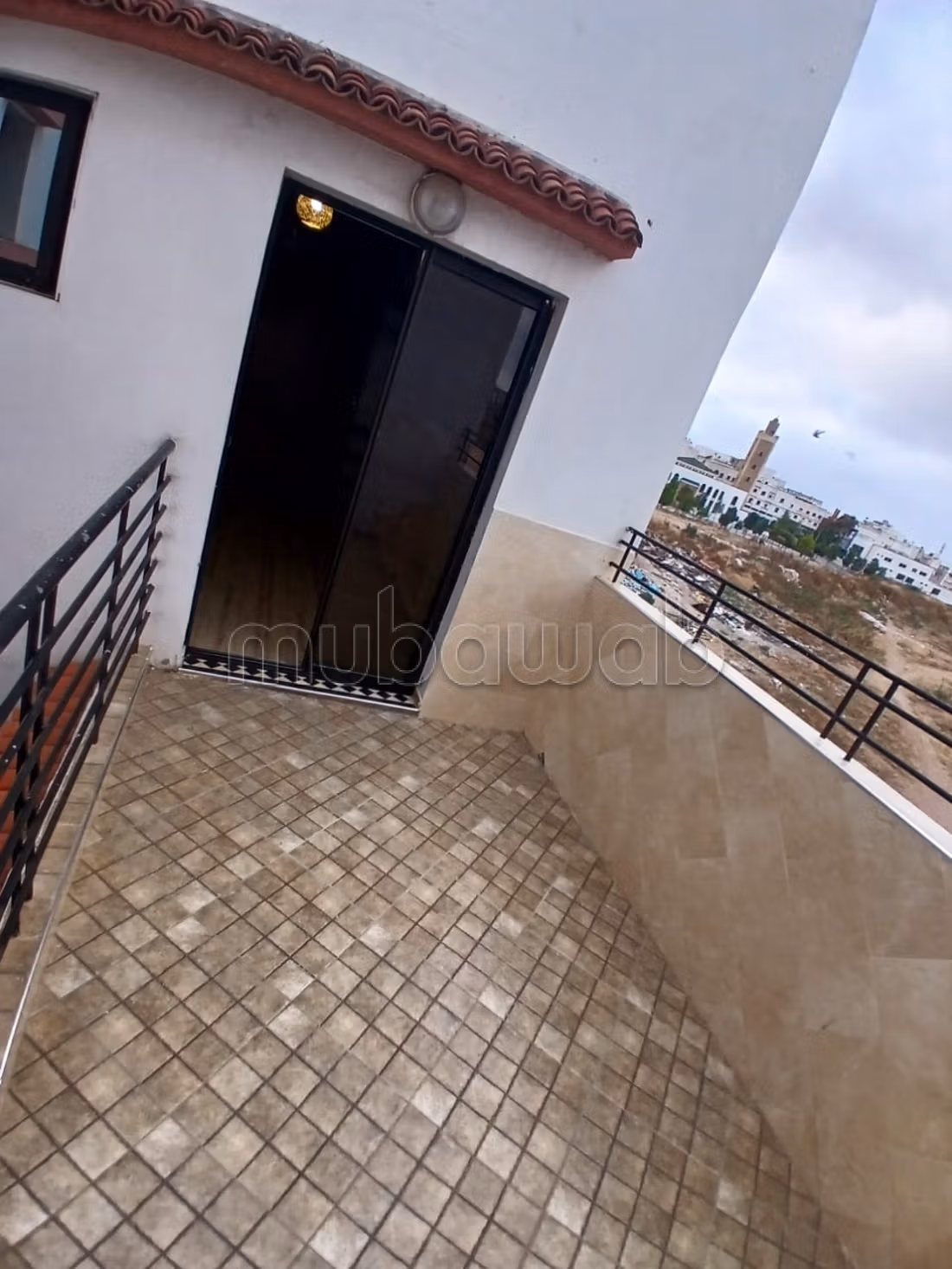 منزل R2 مع سرداب ومتجر للبيع Casa
