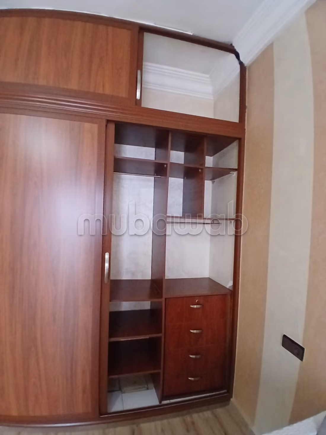 منزل R2 مع سرداب ومتجر للبيع Casa