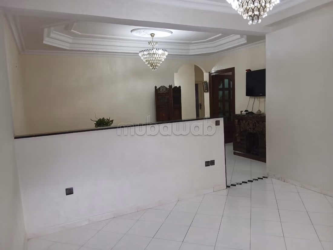 منزل R2 مع سرداب ومتجر للبيع Casa