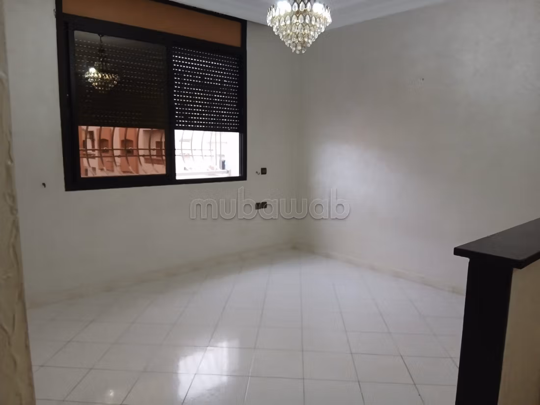 منزل R2 مع سرداب ومتجر للبيع Casa