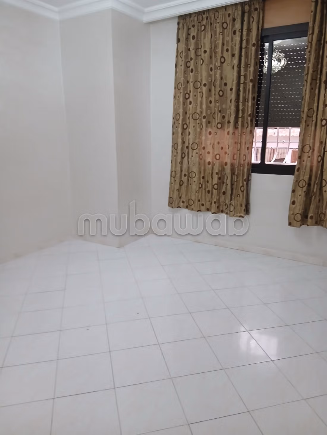 منزل R2 مع سرداب ومتجر للبيع Casa