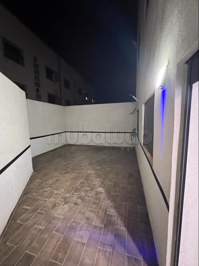 Aparentemente S2 en venta con terraza en buen estado