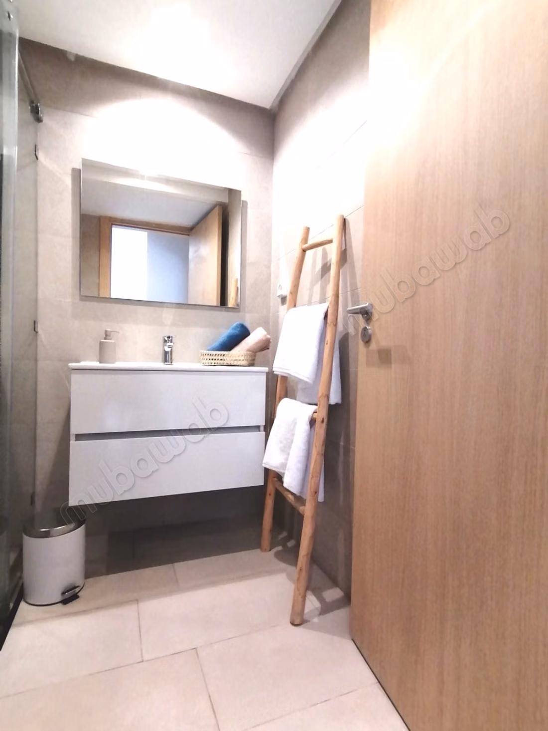 À louer: studio meublé à noria golf