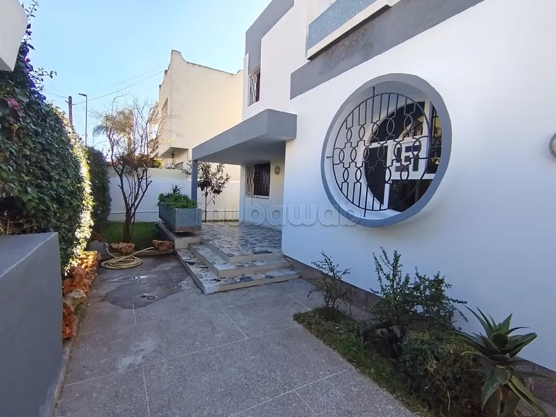 Te huur - Luxe villa van 400 m² · Frankrijk Stad