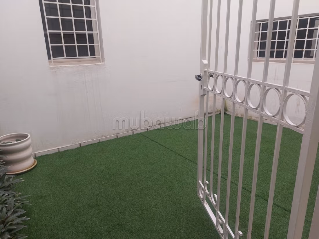 Offices for rent in Agdal. Area 202 m². With elevator and terrace