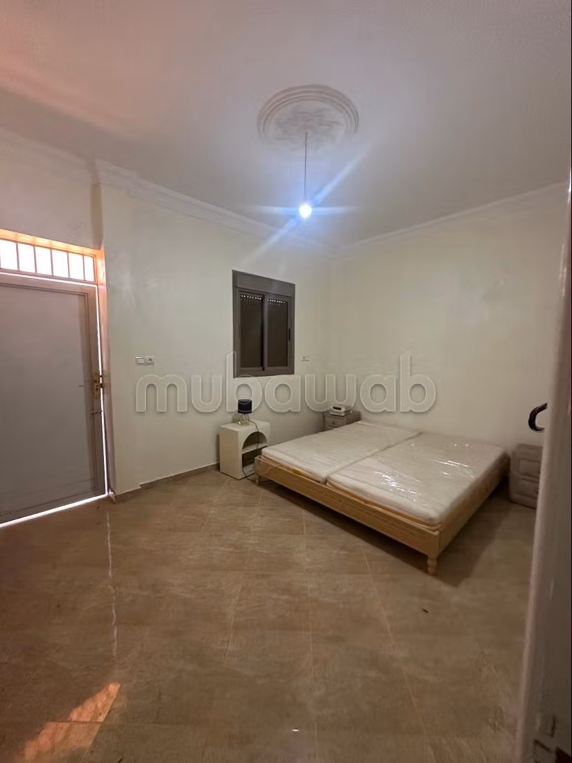 For sale: Commercial building in Béni Mellal – An Nour subdivision, section 3

Location: Oulad M’Barek Province, An Nour subdivision section 3, Béni Mellal

Area: 100 m²

Type: Commercial building

Composition: Each floor includes 2 rooms

Price: 1,800,000 DH negotiable based on seriousness

Highlights:

* Good location, quiet and accessible
* Ideal for investment (housing commerce)
* Possibility of exploitation on multiple levels

Contact: [add your number]