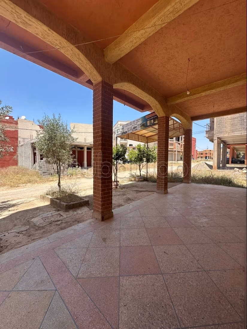 For sale: Commercial building in Béni Mellal – An Nour subdivision, section 3

Location: Oulad M’Barek Province, An Nour subdivision section 3, Béni Mellal

Area: 100 m²

Type: Commercial building

Composition: Each floor includes 2 rooms

Price: 1,800,000 DH negotiable based on seriousness

Highlights:

* Good location, quiet and accessible
* Ideal for investment (housing commerce)
* Possibility of exploitation on multiple levels

Contact: [add your number]