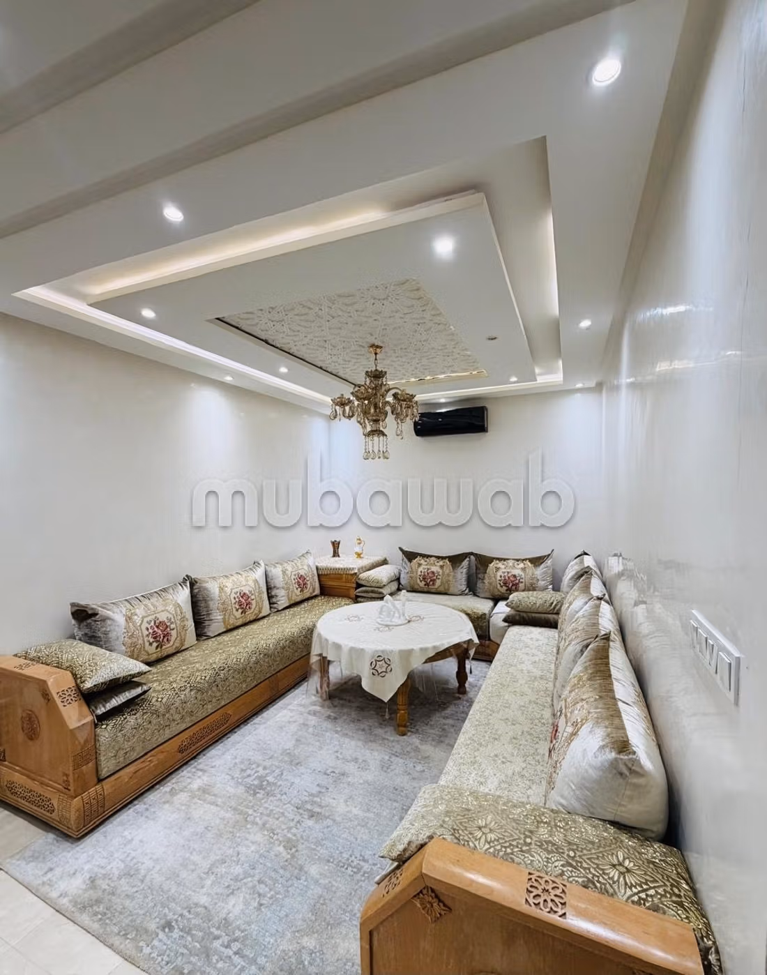 Superbe appartement à louer à Hay Mabrouka.
Superficie 62 m².
Bien meublé