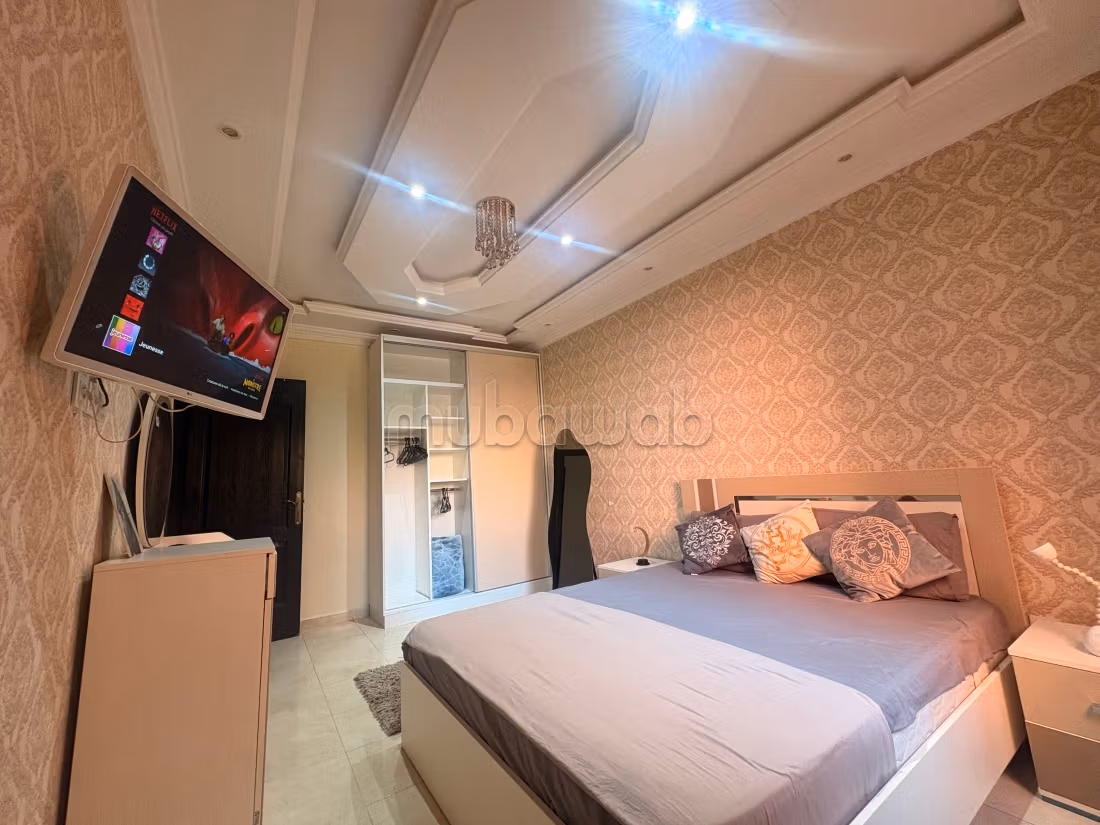 Superbe appartement à louer à Hay Mabrouka.
Superficie 62 m².
Bien meublé — 5