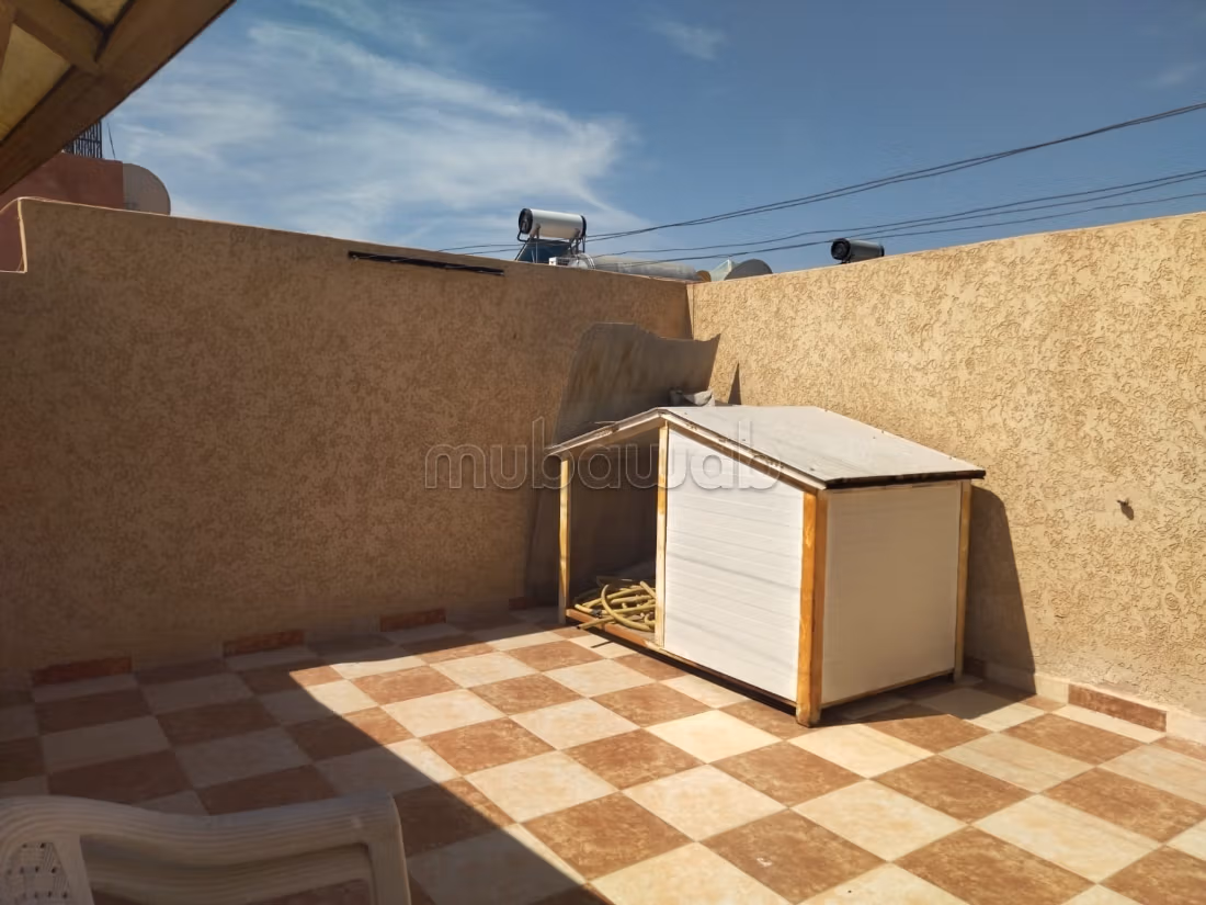 Riad te koop in het toeristische dorp Bab Lakhmis 4 grote kamers. Gemeubileerd