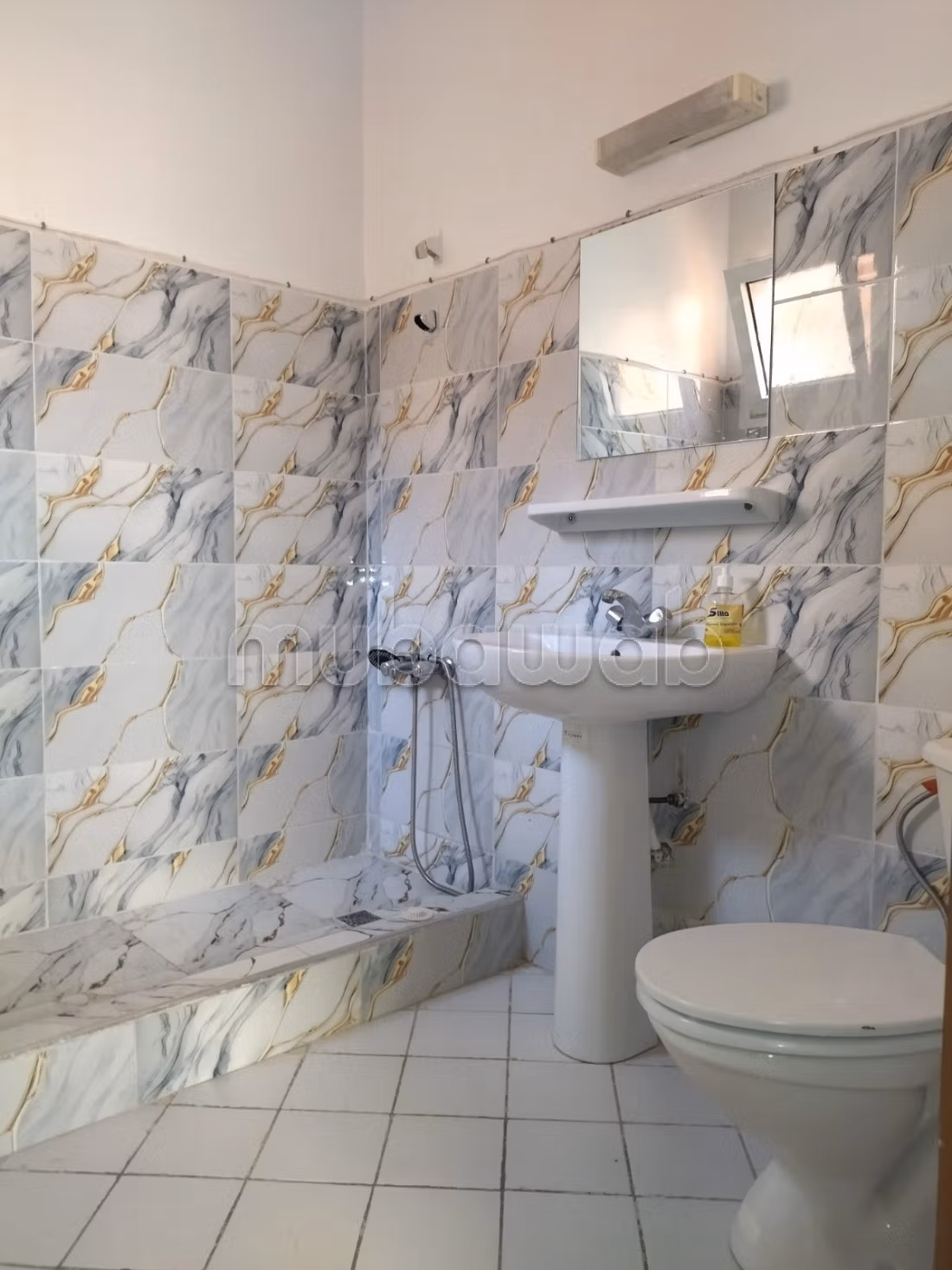 Riad te koop in het toeristische dorp Bab Lakhmis 4 grote kamers. Gemeubileerd