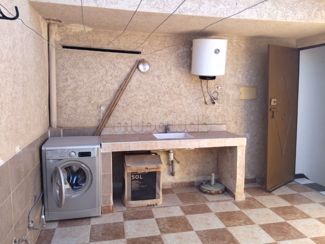 Riad te koop in het toeristische dorp Bab Lakhmis 4 grote kamers. Gemeubileerd